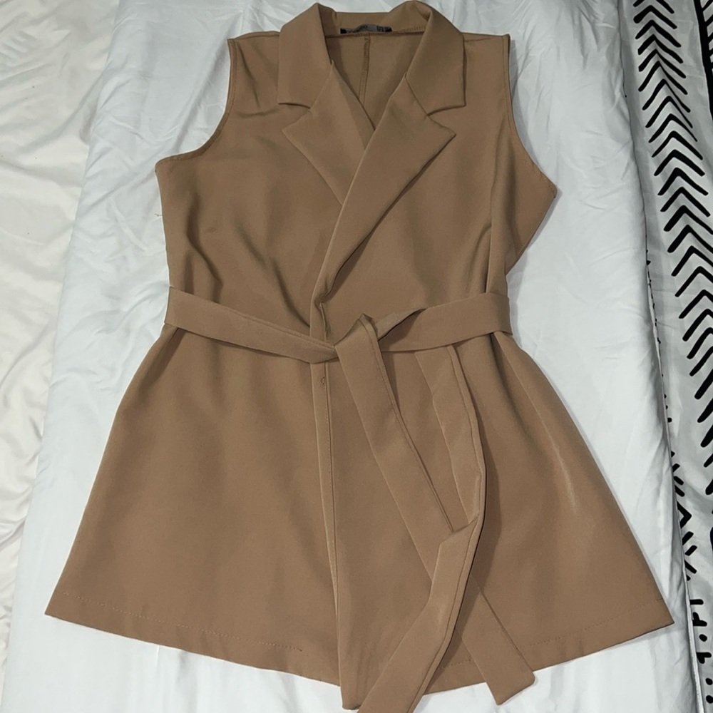 Women vest size Us 4